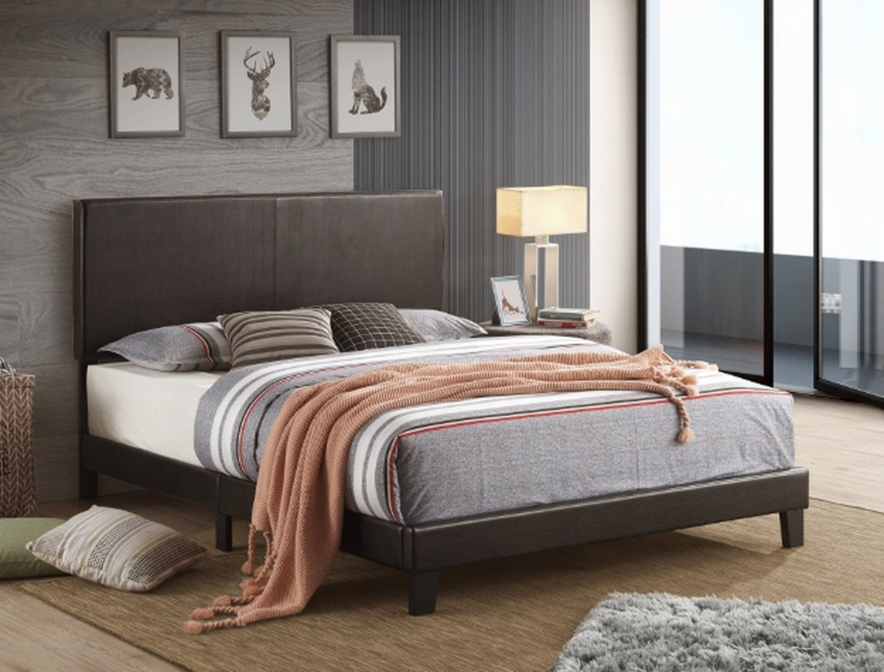 5281 CAMA PLATAFORMA KING DE CUERO NEGRO YATES PU.