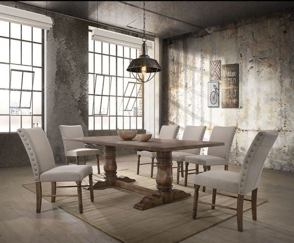 Mesa de comedor Leventis 74655. Próximamente.