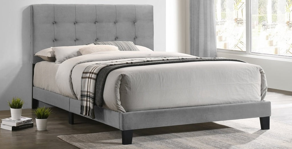 930 Cama King con plataforma gris. 