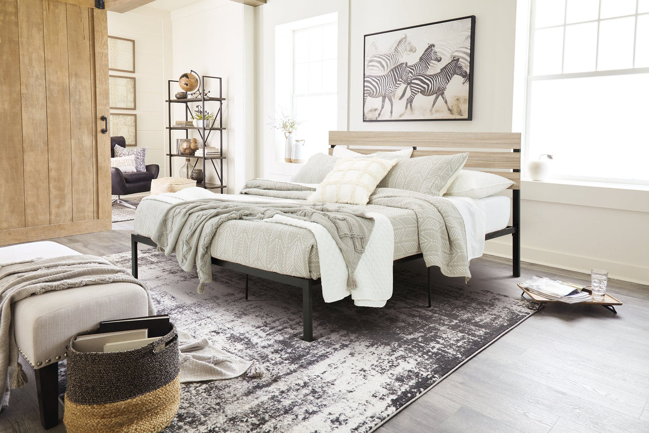 Waylowe King Platform Bed image