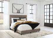 Vintasso Queen Upholstered Bed image