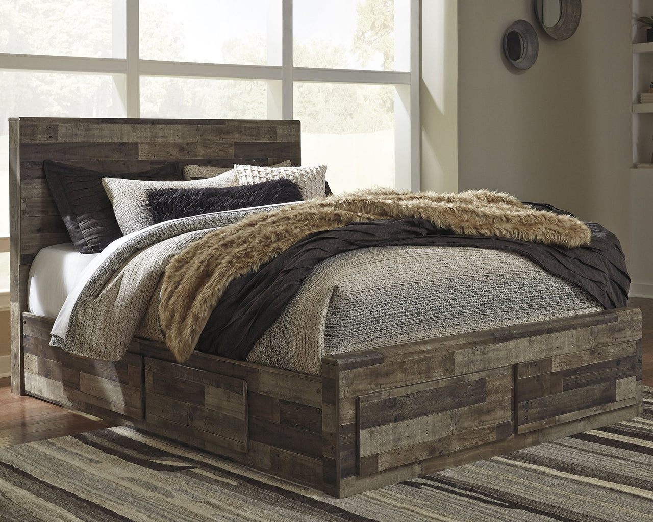 Derekson Queen Panel Bed with 4 Storage Drawers image