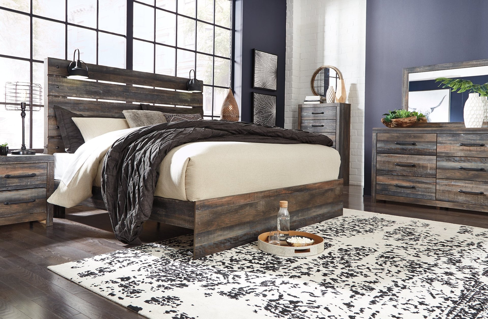 Drystan King Panel Bed image
