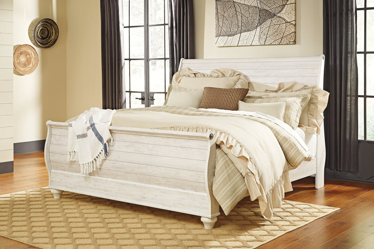 Cama tipo trineo tamaño queen Willowton 