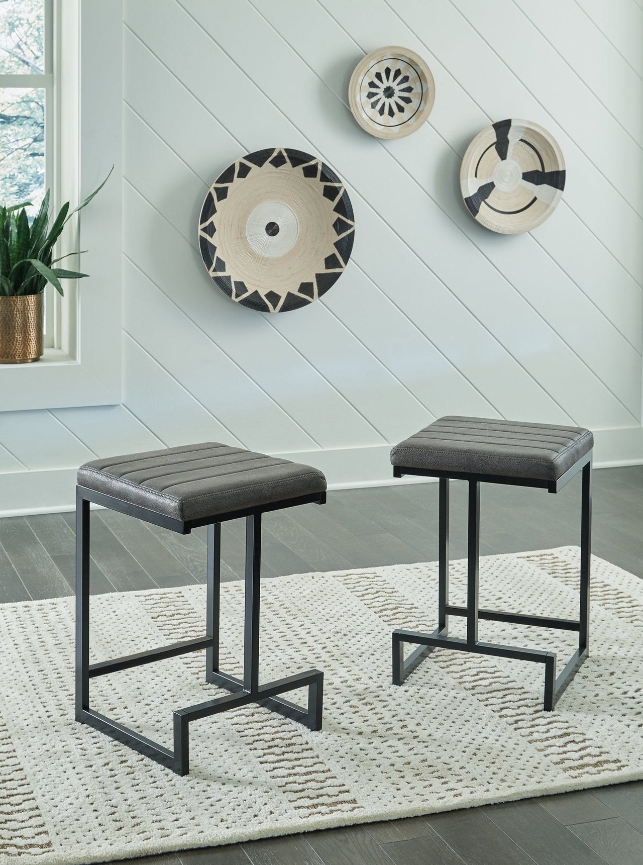 Strumford Counter Height Bar Stool image