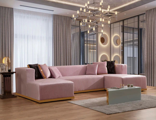 Seccional con chaise doble de terciopelo rosa Juliana. Próximamente. 