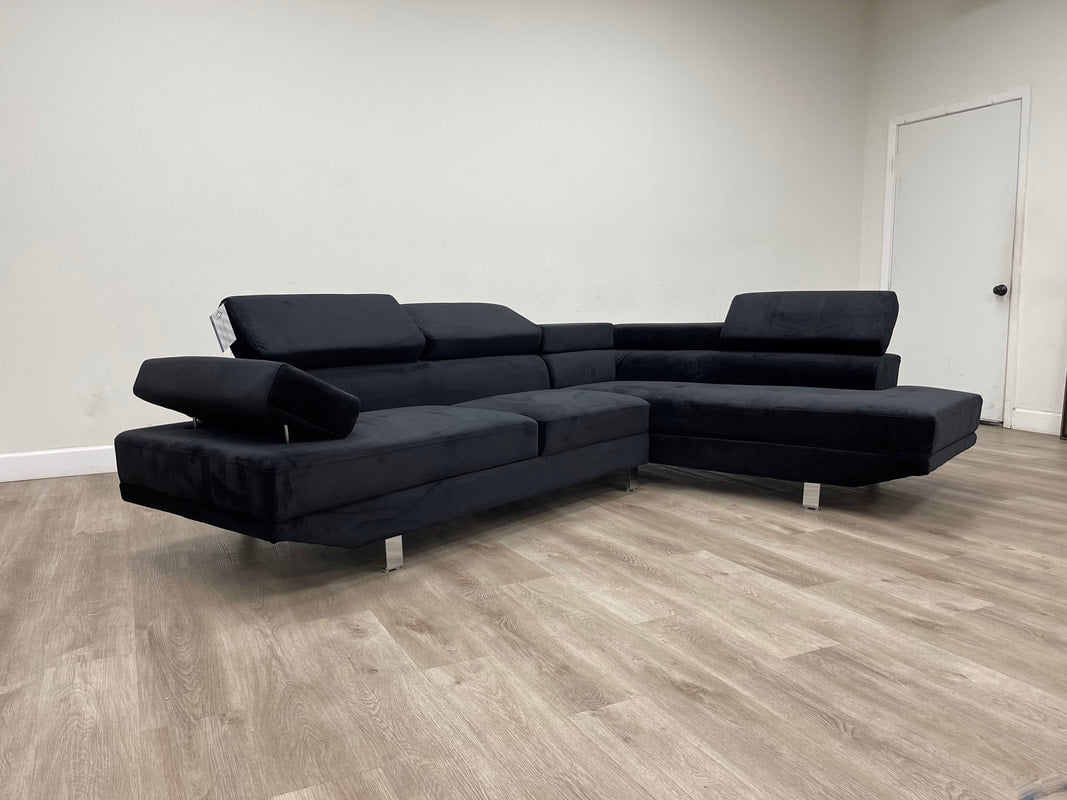 Stella Black Sectional **NEW ARRIVAL**